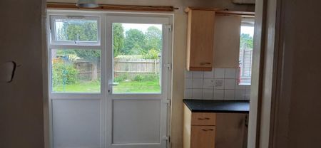 3 bedroom terraced house to rent - Photo 5