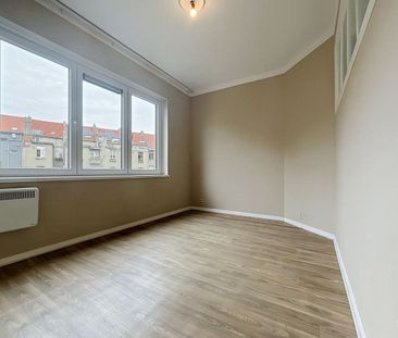 Appartement te huur in Sint-Jans-Molenbeek voor € 990 met 2 slaapkamers - Photo 2
