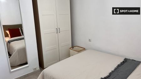 barcelona, Catalonia 08193 - Photo 3