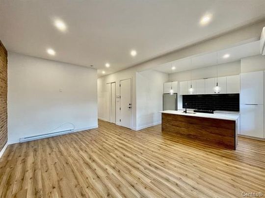 2013 Rue Wellington, #A - Photo 1