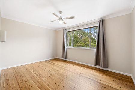 Spacious Five-Bedroom Family Home Backing onto Coolibah Reserve - Photo 2