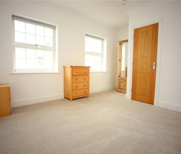 2 bedroom semi-detached house to rent - Photo 2