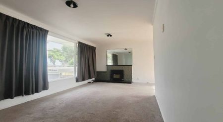 Enjoy living in this warm, - Photo 3
