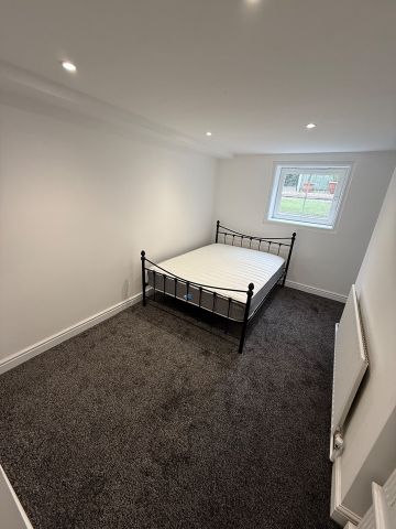 2 Bed Flat, Grove Lane, LS6 - Photo 2