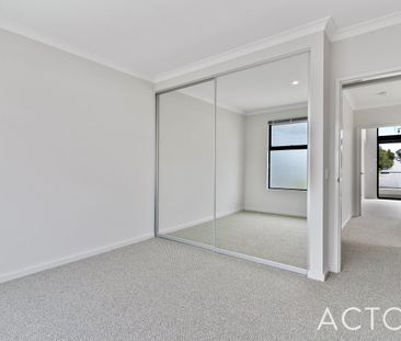 Modern Living - Photo 3