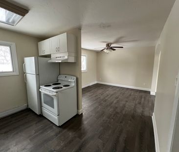 34 Greer Street - Unit 1 Upper, 3 bed, 1 bath - Photo 2