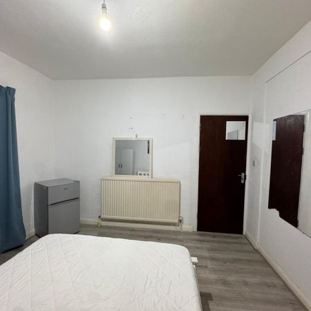Room in a Shared House, Penshurst Road, N17 - Photo 3