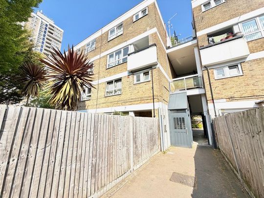 3 bedroom maisonette to rent - Photo 1