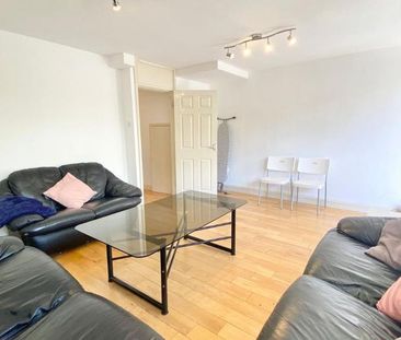 3 bedroom apartment to rent - Photo 2