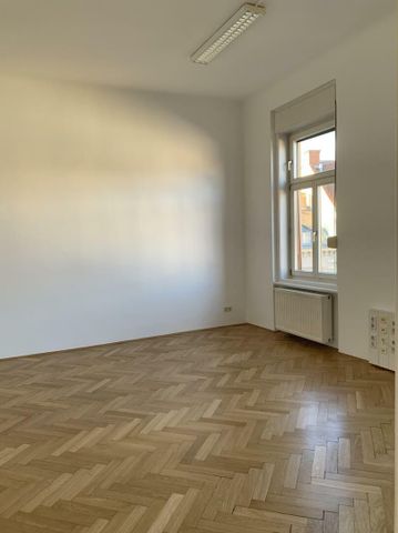 GroßzügigerTop-Altbau nächst Geidorfplatz mit Parkplätzen - Photo 2