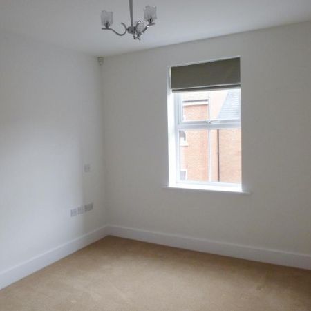 1 BED Apartment To rent - Photo 4