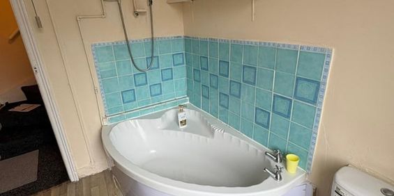 Room in a Shared House, Pontefract Lane, LS9 - Photo 3