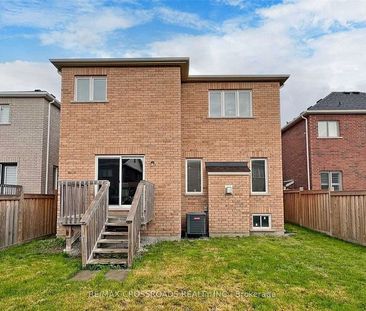 For Lease - 62 Romanelli Crescent, Bradford West Gwillimbury, Ontario - Photo 3