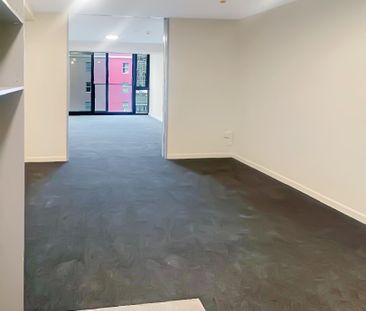 CITY CENTRE, 1 Bed + 1 Car park - Photo 4