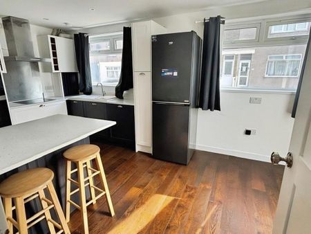 2 bedroom end of terrace house to rent - Photo 4