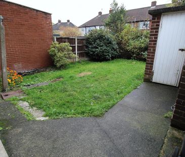 3 bedroom end of terrace house to rent - Photo 4