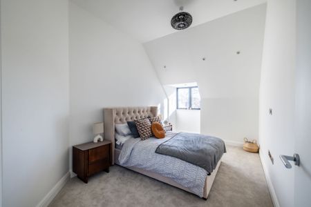 To Let 2 Bedroom Apartment - Photo 2