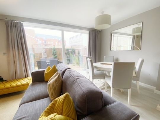 3 Bedroom Home – Medium Let - Photo 1