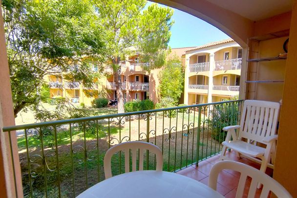 STUDIO AVEC PISCINE PROCHE DE TOUTE COMMODITE - Photo 1