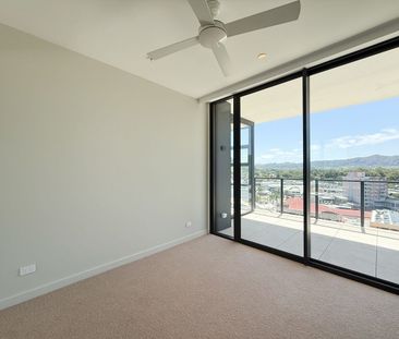 ELEVATED LIVING WITH MOUNTAIN VIEWS - Photo 3