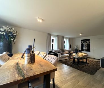 Ruime woning met 5 slaapkamers nabij het centrum - Photo 1