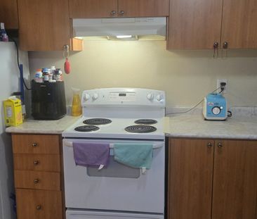 For Lease - 68 Pennyroyal Crescent, Brampton, Ontario - Photo 4