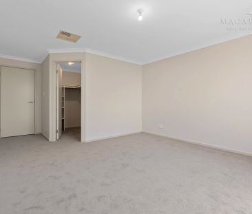 9 Protea Place, Forest Hill NSW 2651 - Photo 5