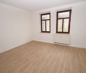 2-Zimmer-Wohnung mit BALKON, große Küche, Badewanne – frisch renoviert - Photo 2