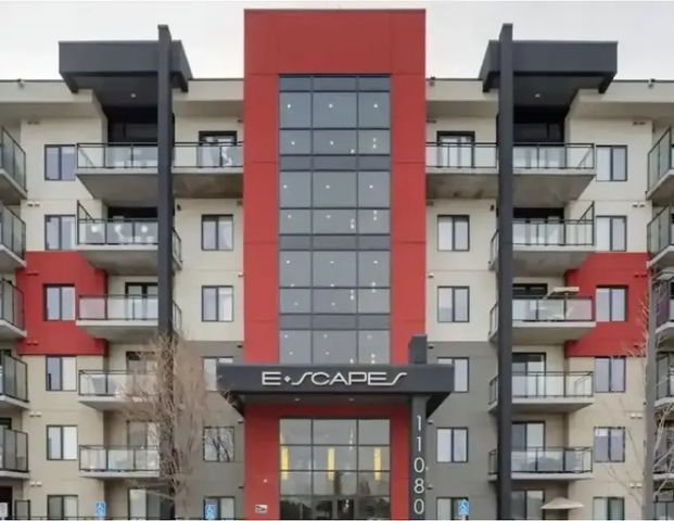 Stunning fully furnished executive top floor condo | Edmonton - Photo 1