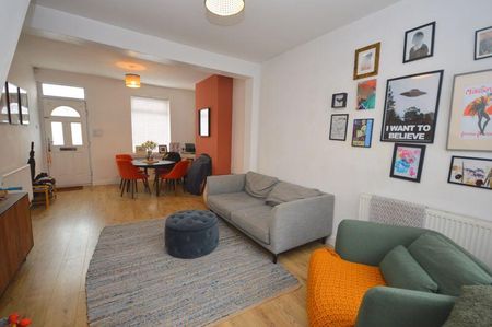 2 bedroom terraced house to rent - Photo 2