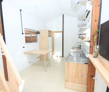 Burleigh Heads - 1 Bedroom Loft - Walk to the Beach - Photo 5