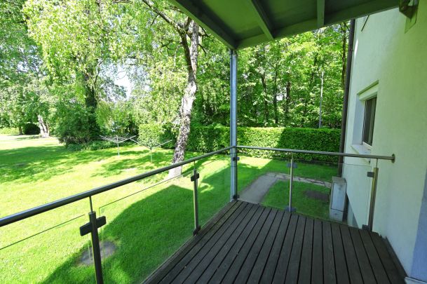 Zentrale Wohnung im Grünen – perfekt aufgeteilte 4,5-Zimmer-Wohnung mit Balkon am Bindermichl - Photo 1