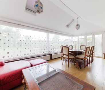 4 bedroom detached house to rent - Photo 1