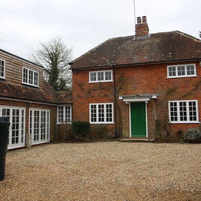 5 bedroom detached house to rent - Photo 1
