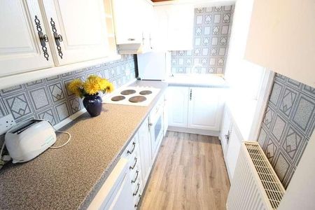 Forest Road, First Floor, AB15 - Photo 5