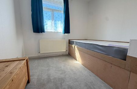 Franklands Drive, Ribbleton, Preston. Lancs PR2 6RY - Photo 5