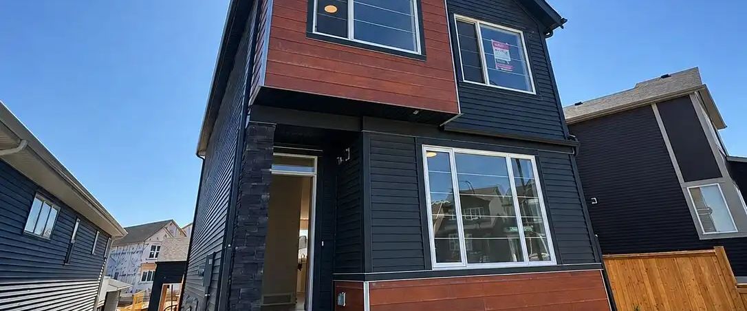 1 Enclosed Garage 4 Bed 3 baths new home main and upper level — 4 Bedrooms House - Photo 1