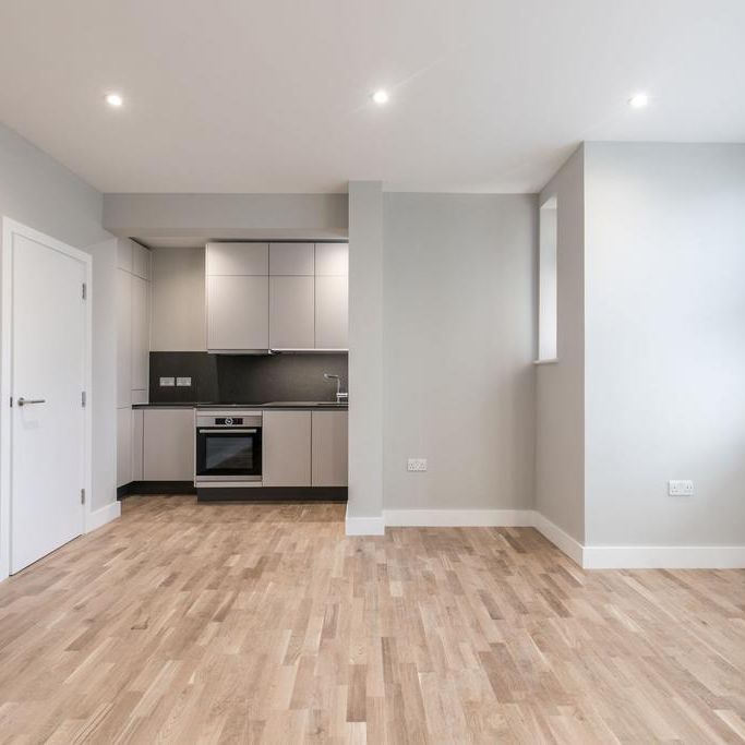 2 bedroom ground floor flat to rent - Photo 1