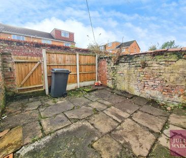 2 bedroom terraced house to rent - Photo 6