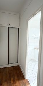 Appartement Chaville 1 pièce(s) 25.78 m2 - Photo 3