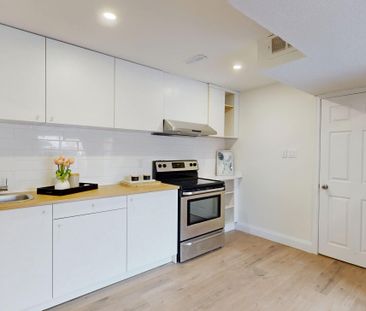 For Lease - 47 Lowe Boulevard, Newmarket, Ontario - Photo 4