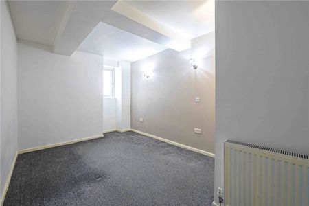 2 bed Ground Floor Flat for rent - Photo 4