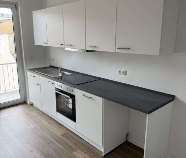 NEU WUNDERSCHÖNE ALTBAUPERLE MIT STUCK! IDEAL FÜR STUDENTEN & SINGLES! - Foto 1