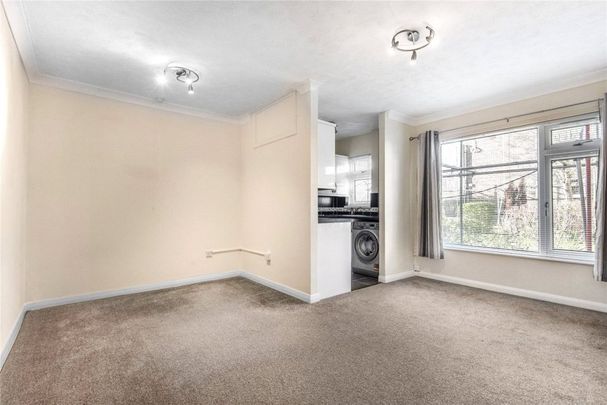 1 Bedroom - Claylands Road, Bishops Waltham - Photo 1