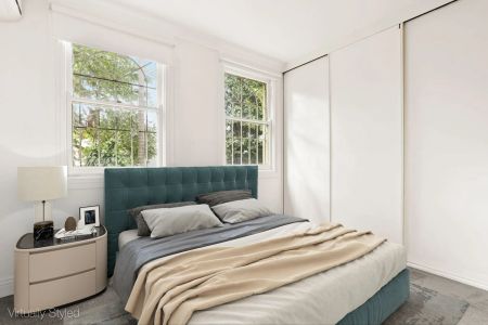 Newly refurbished charming one-bedroom terrace awaits! - Photo 2