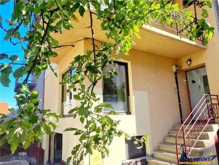 Casa amenajata cu stil, acces auto, curte, terase, zona Star - Fotografie 4