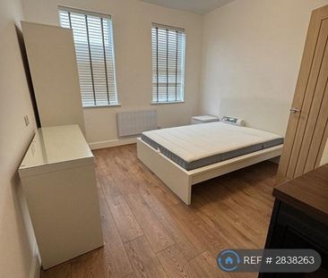 1 bedroom in a house share to rent - Photo 1