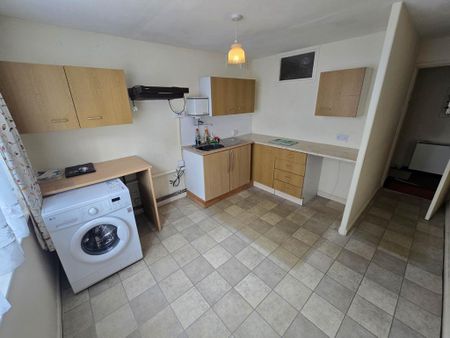 1 bedroom retirement property to rent - Photo 5