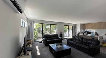 **Spacious 3-Bedroom Townhouse for Rent in Edgeware** - Photo 4