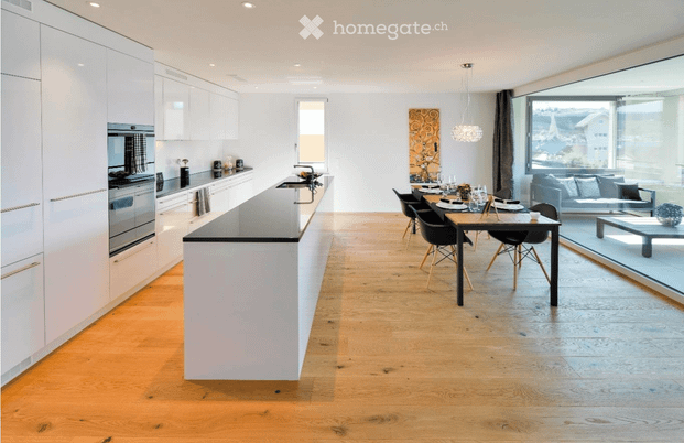 Helle 4.5-Zimmer-Wohnung mit Balkon und schöner Aussicht in Greppen - Photo 1